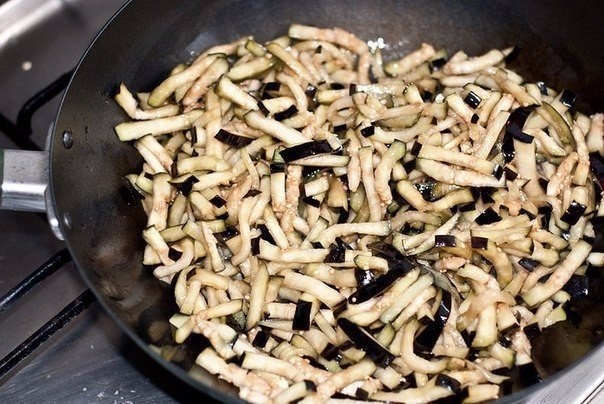 Шикарный салат из баклажанов Шикарный салат из баклажанов
