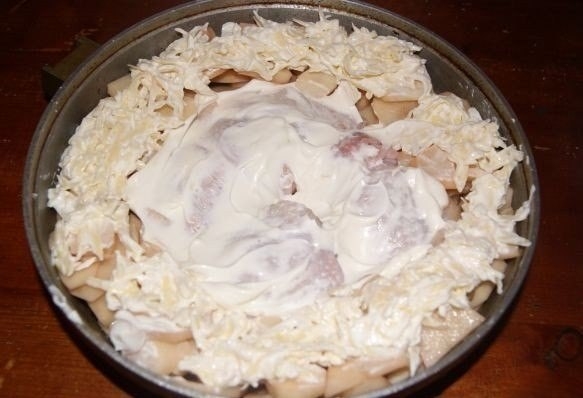 Куриные бедра в картофельном кольце Куриные бедра в картофельном кольце