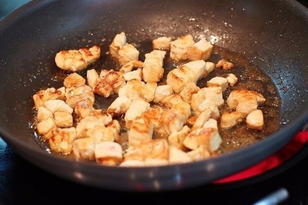 Рис с брокколи и курицей Рис с брокколи и курицей