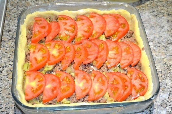 Открытый мясной пирог из картофельного теста Открытый мясной пирог из картофельного теста