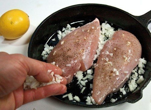 Куриные грудки, запеченные в сливках под сыром Куриные грудки, запеченные в сливках под сыром