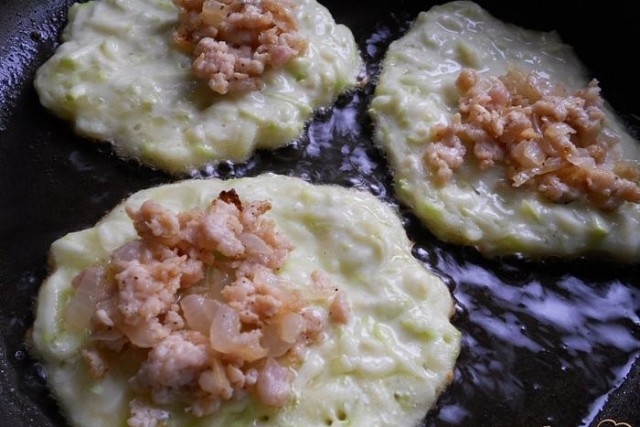 Кабачковые пирожки с мясом Кабачковые пирожки с мясом