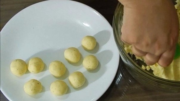 Изумительные сырные шарики Изумительные сырные шарики