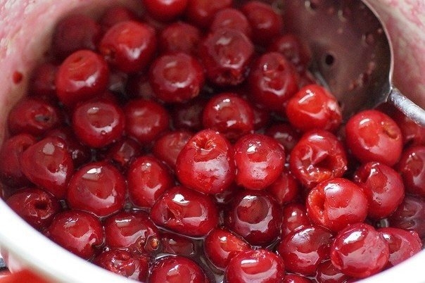 Кофейный кекс с вишней Кофейный кекс с вишней