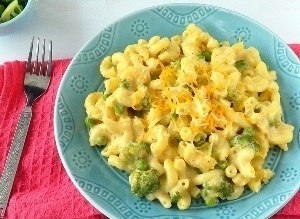 Макароны с сыром, зеленым горошком и брокколи Макароны с сыром, зеленым горошком и брокколи