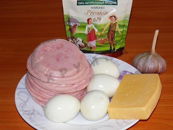 Ветчинные рулетики с сыром Ветчинные рулетики с сыром