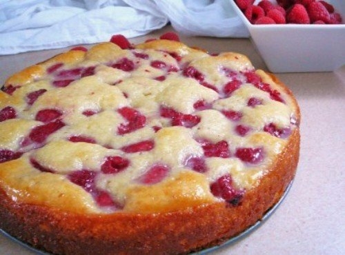 Простой рецепт пирога с ягодами на кефире