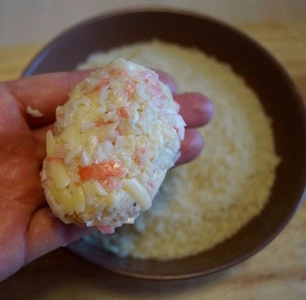 Котлеты из крабовых палочек с сыром Котлеты из крабовых палочек с сыром