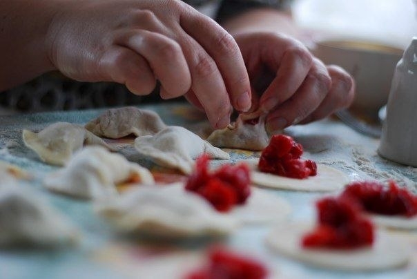 Вареники с вишней на пару Вареники с вишней на пару