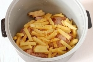 Картофель с курицей в мультиварке Картофель с курицей в мультиварке