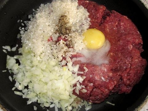 Ёжики из фарша с рисом. Ёжики из фарша с рисом.