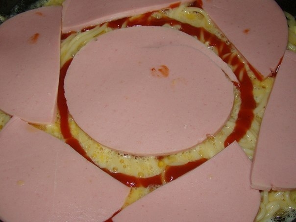 Пицца из макарон