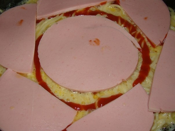 Пицца из макарон Пицца из макарон