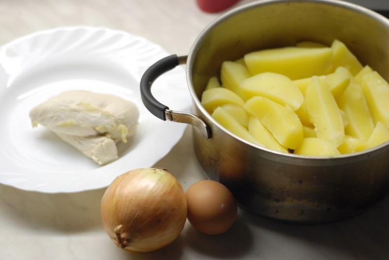 Картофельные котлеты с курицей Картофельные котлеты с курицей