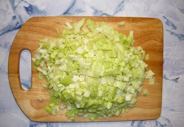 Наливной пирог с капустой и сосисками. Наливной пирог с капустой и сосисками.