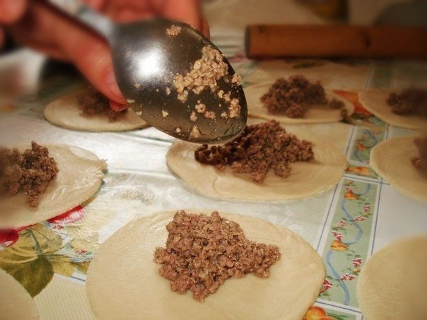 Cлоёная самса с мясом. Cлоёная самса с мясом.