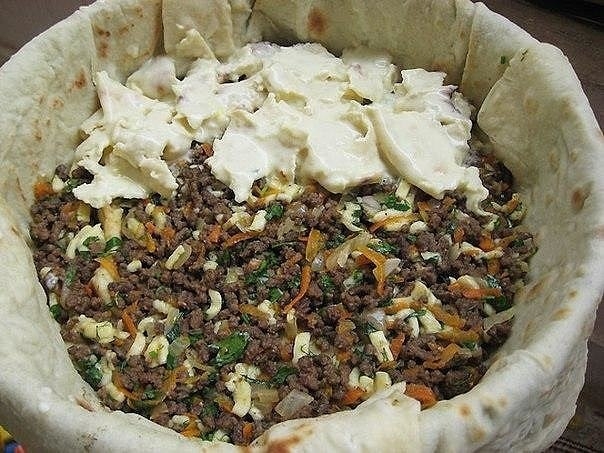 Мясной пирог из тонкого армянского лаваша Мясной пирог из тонкого армянского лаваша
