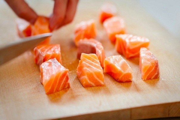 Салат с кусочками семги Салат с кусочками семги