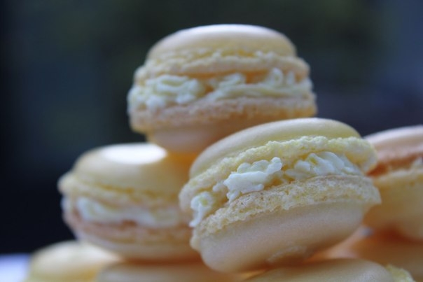 Лимонные macarons Лимонные macarons