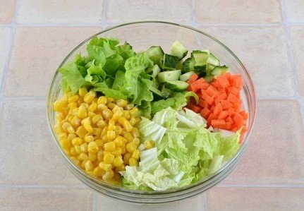 Овощной салат Цветной