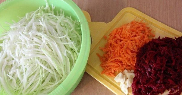 Маринованная капуста со свеклой Маринованная капуста со свеклой
