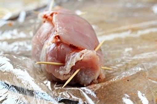 Рулетики из курицы с брокколи Рулетики из курицы с брокколи