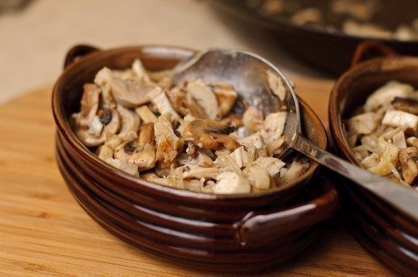 Жюльен с курицей и грибами Жюльен с курицей и грибами