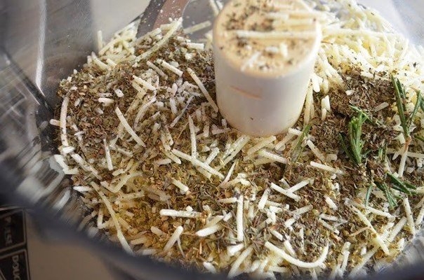 Сырно-чесночные палочки Сырно-чесночные палочки