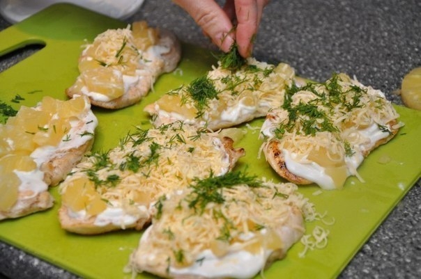 Курочка в ананасах Курочка в ананасах