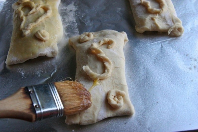 Пирожки с курицей и сливочным сыром Пирожки с курицей и сливочным сыром
