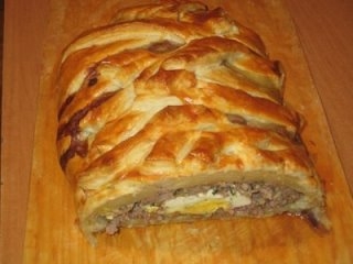 Вкуснейший мясной рулет в тесте по-домашнему Вкуснейший мясной рулет в тесте по-домашнему