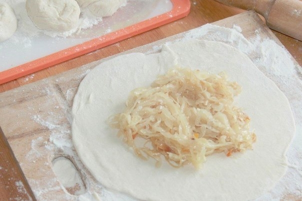 Плацинды с квашеной капустой Плацинды с квашеной капустой