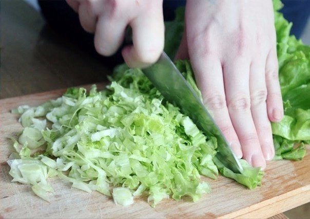 Сытный салат с куриной грудкой Сытный салат с куриной грудкой