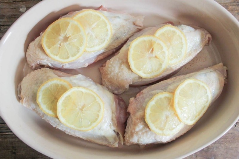 Куриные грудки, фаршированные козьим сыром, с песто Куриные грудки, фаршированные козьим сыром, с песто