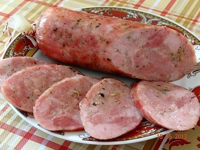 Колбаса варено-рубленная приготовленная в домашних условиях