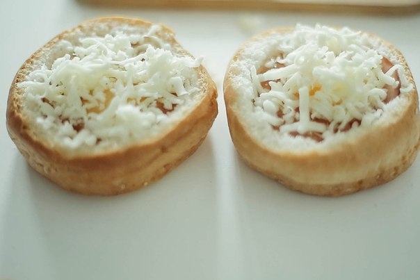 Яичница в булочке. Яичница в булочке.