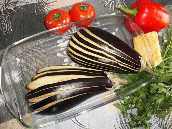 Баклажаны с сыром и чесноком - Баклажанный веер Баклажаны с сыром и чесноком - Баклажанный веер