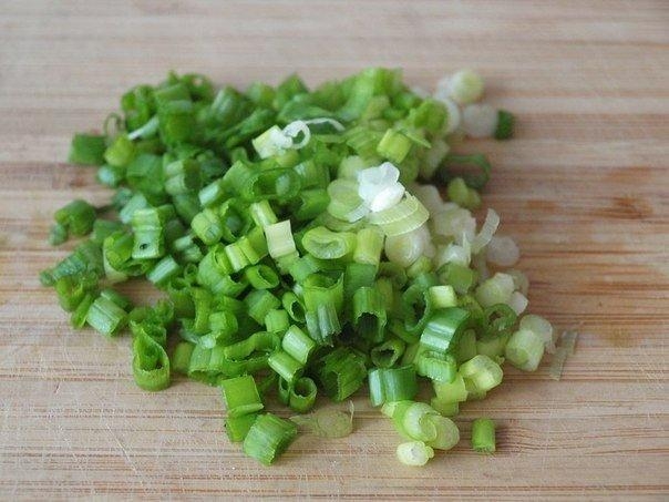 Салат из пекинской капусты с курицей Салат из пекинской капусты с курицей