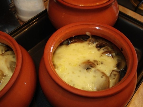 Мясо в горшочке с картофелем и сыром Мясо в горшочке с картофелем и сыром
