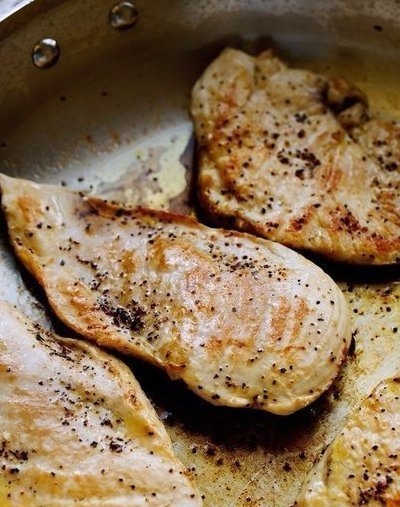 Курица в лимонно-сливочном соусе Курица в лимонно-сливочном соусе
