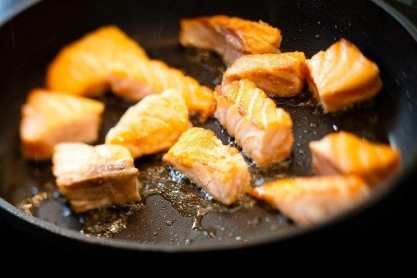 Салат с кусочками семги Салат с кусочками семги