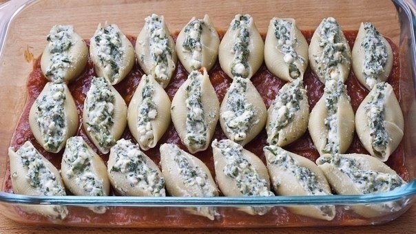 Ракушки, фаршированные шпинатом и сыром Ракушки, фаршированные шпинатом и сыром