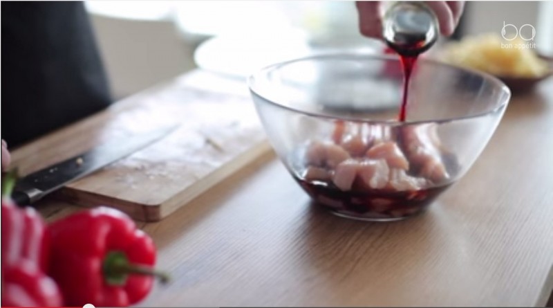 Курица в кисло-сладком соусе Курица в кисло-сладком соусе
