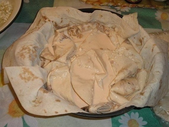 Пирог из лаваша (с сулугуни, укропом и картошкой) Пирог из лаваша (с сулугуни, укропом и картошкой)