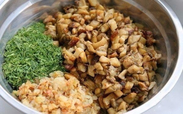 Картофельные пирожки с грибами Картофельные пирожки с грибами