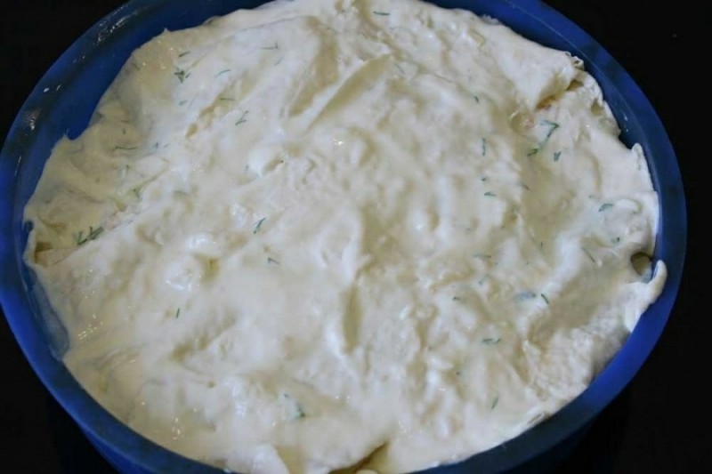 Сырный пирог из лаваша с зеленью.