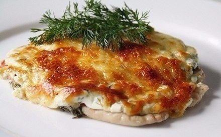 Отбивные из куриного филе в духовке с помидорами Отбивные из куриного филе в духовке с помидорами