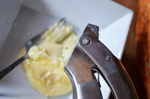Чесночный хлеб с сыром Чесночный хлеб с сыром