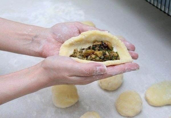 Картофельные пирожки с грибами Картофельные пирожки с грибами