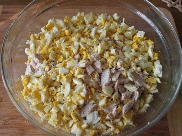 Салат из пекинской капусты с курицей Салат из пекинской капусты с курицей